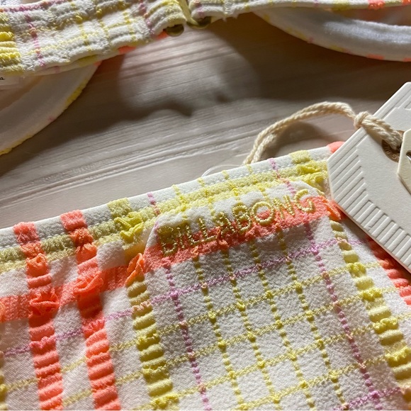 Billabong ☀️ Plaid Textured Ruched Underwire Bikini Top | High Maui Bottom - Picture 12 of 16